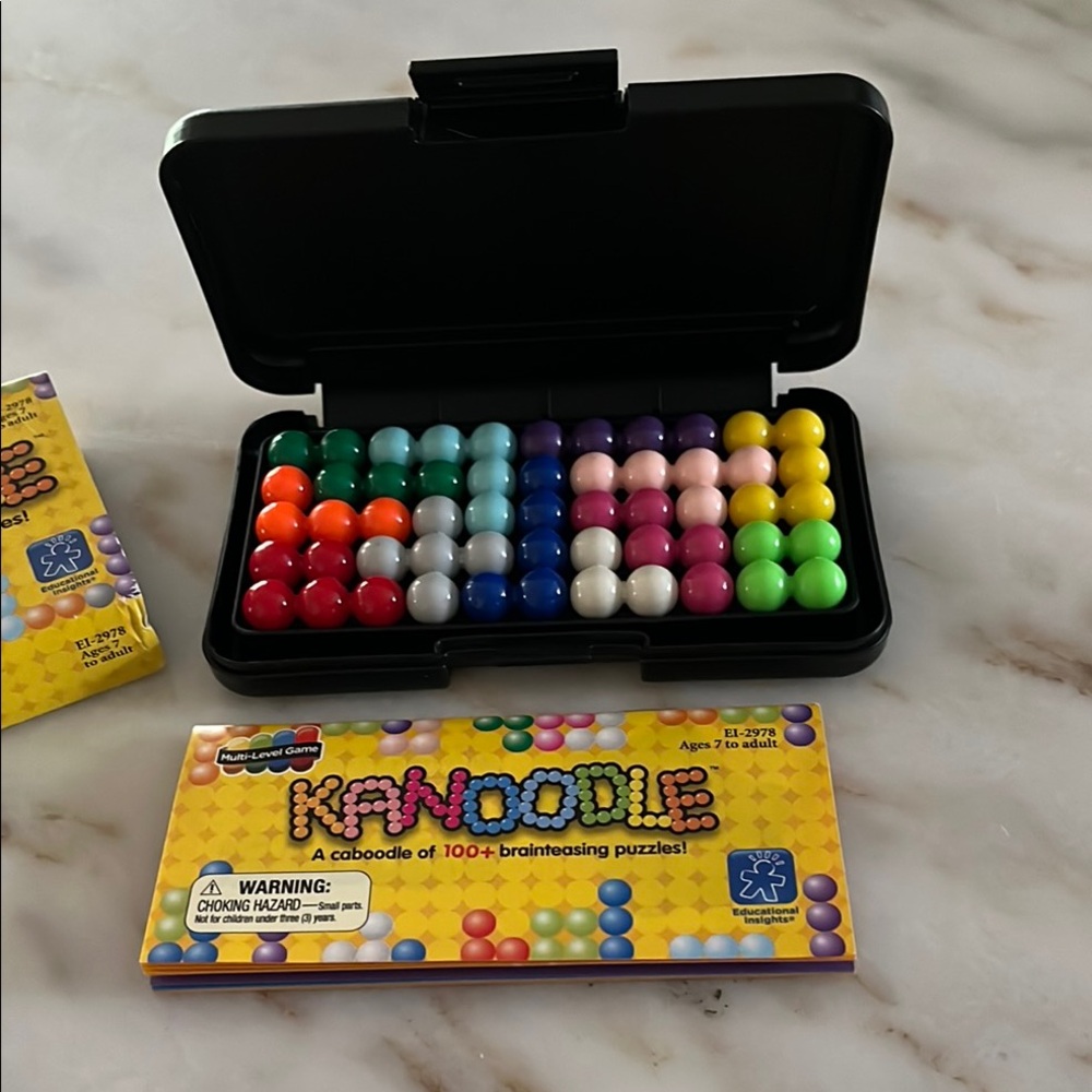 EUC Educational Insights Kanoodle Brain-Twisting Solitaire Game - Picture 3 of 11